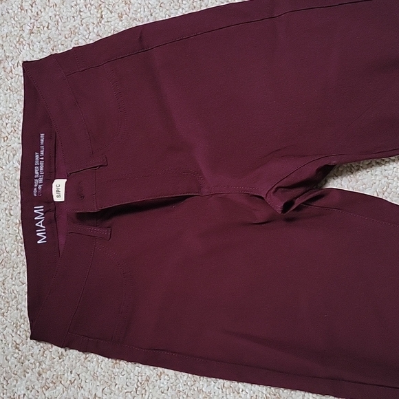 Beautiful burgundy/wine high rise pants - Picture 3 of 3